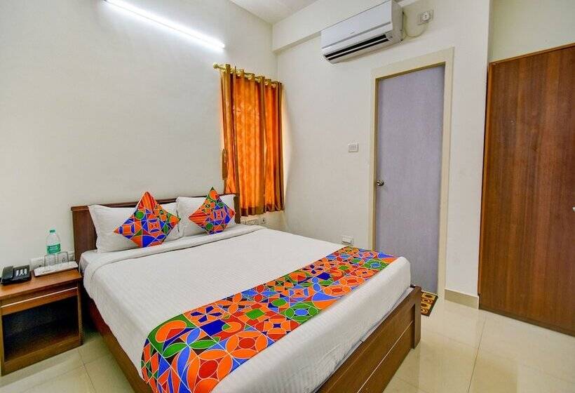 Отель Fabexpress Pas Residency   Nr Marina Beach & Mahatma Gandhi Monument