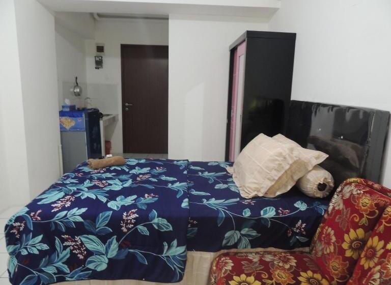 Отель Reva Room On Gunung Putri Square Apartment