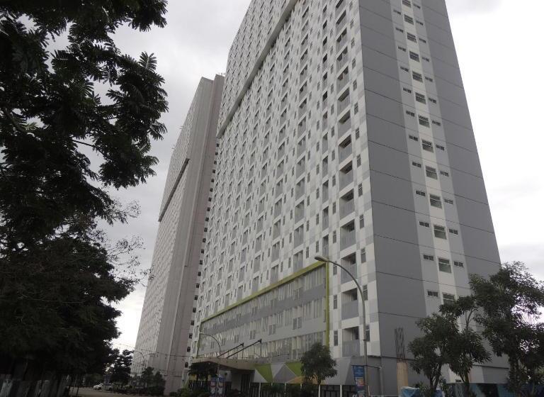 Отель Reva Room On Gunung Putri Square Apartment