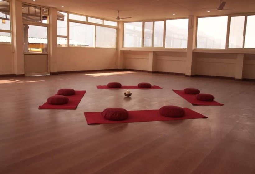 酒店 The Lily Resort