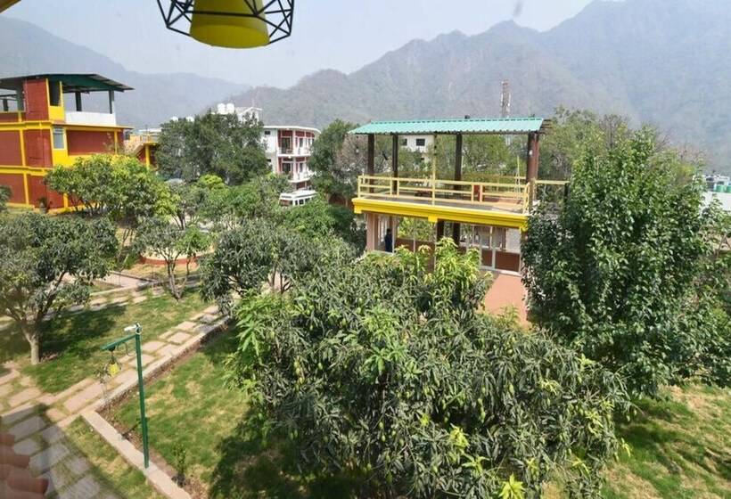 酒店 The Lily Resort