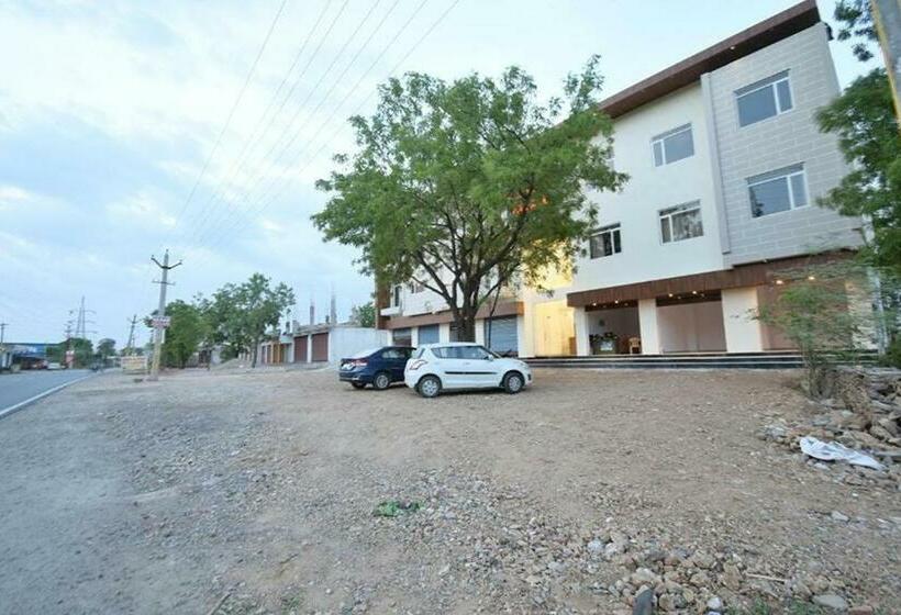 هتل The Royal Palace