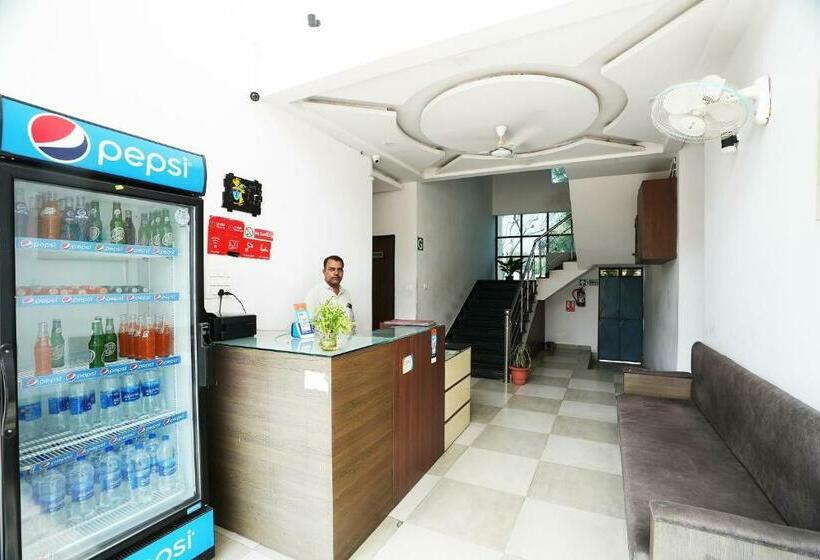 هتل The Royal Palace