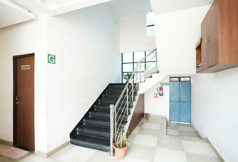 هتل The Royal Palace