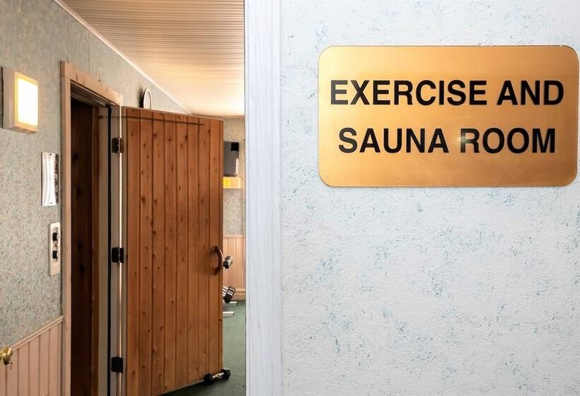 فندق على الطريق Mountain Host Motor Inn