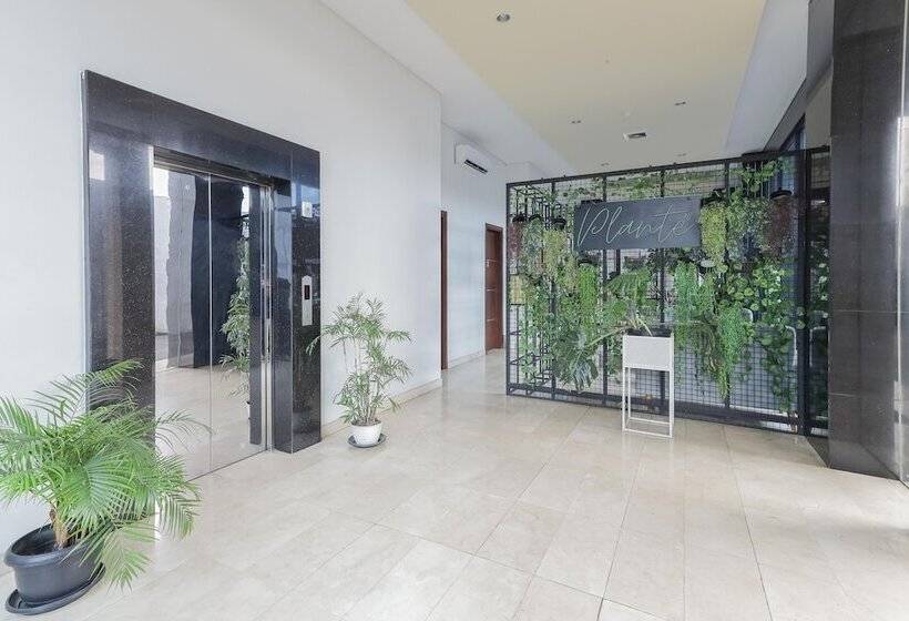 Пансион Koolkost Near Gandaria City Mall