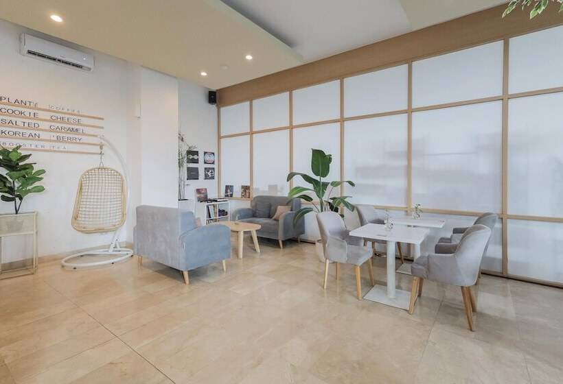 Пансион Koolkost Near Gandaria City Mall