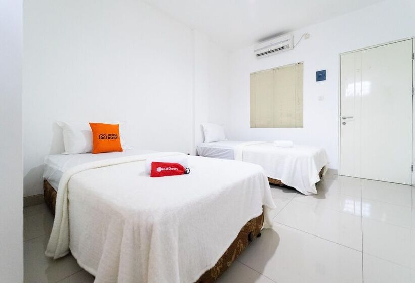 펜션 Koolkost Near Ragunan Zoo