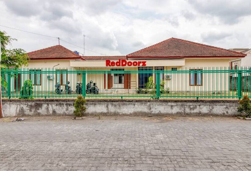 펜션 Reddoorz Near Universitas Gajah Mada