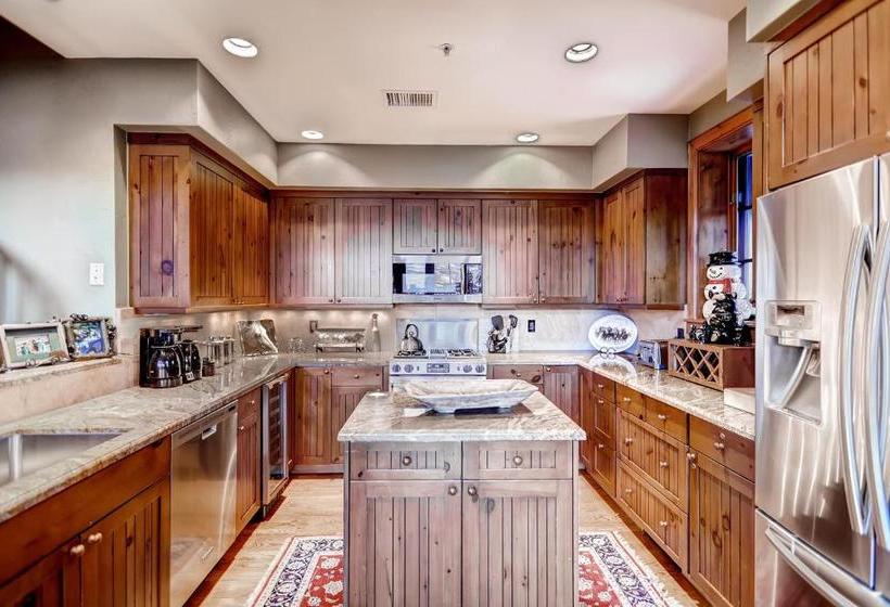 Bachelor Gulch Village