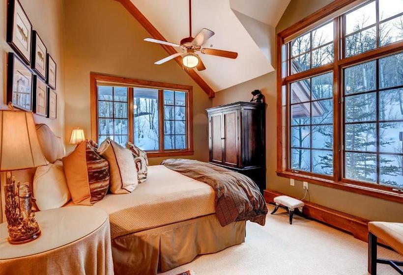 Bachelor Gulch Village