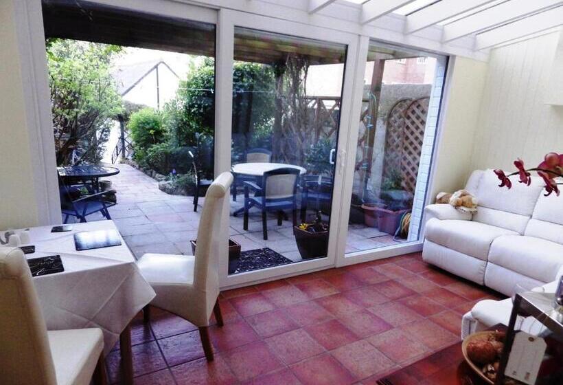 مبيت وإفطار Anglesey House