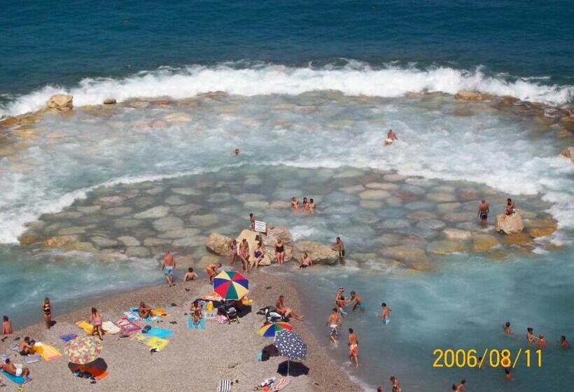 ベッドアンドブレックファースト Ondazzurra