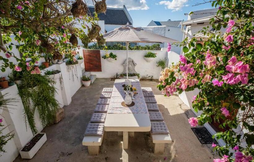 مبيت وإفطار Smugglers' Bnb