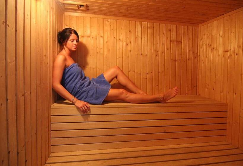 Corallia Beach Hotel Apartments