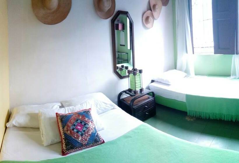 فندق صغير Urban Hostal San Gil  Piscina Restaurante Bar