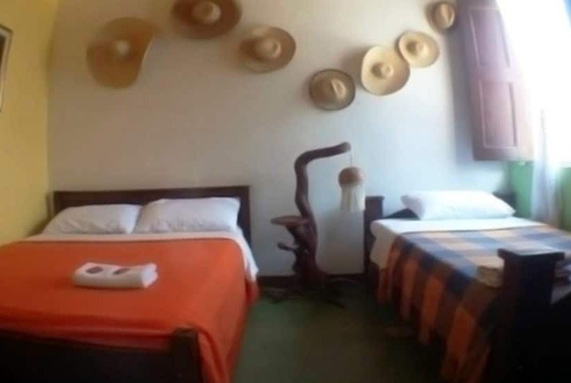 هاستل Urban Hostal San Gil  Piscina Restaurante Bar