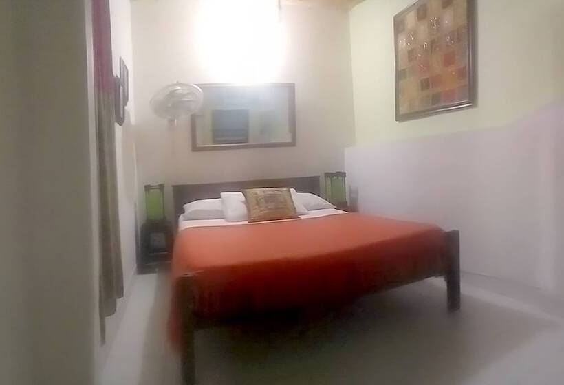 فندق صغير Urban Hostal San Gil  Piscina Restaurante Bar