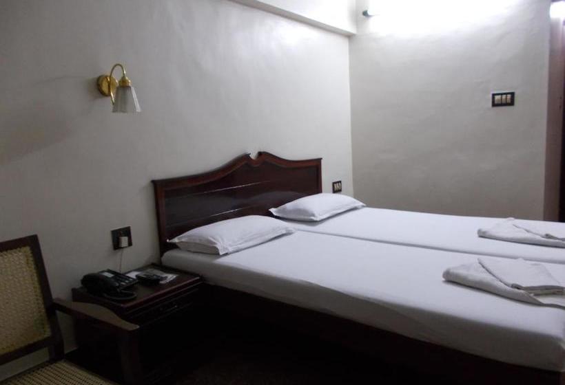 Отель Biju's Tourist Home