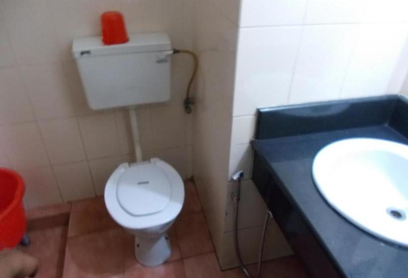 Отель Biju's Tourist Home