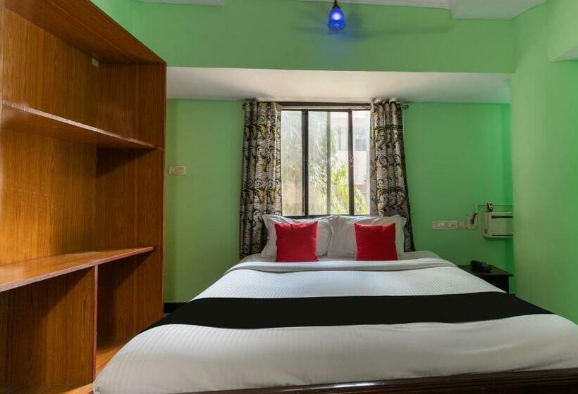 Отель Capital O 28343 Madurai Velnachiyar Guest House