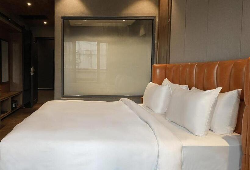 בית מלון כפרי Check Inn Phnom Penh Bkk1