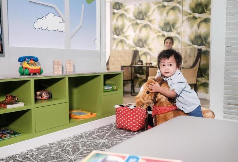 Brittany Hotel Global South Formerly Mella