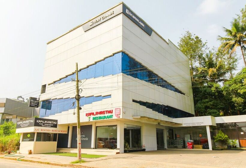 호텔 Oyo 26990 Ivory Grande