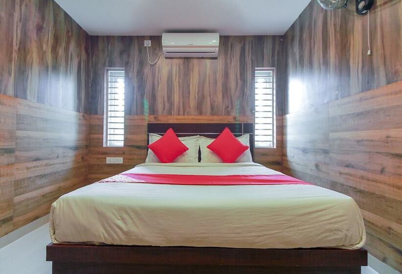 호텔 Oyo 26990 Ivory Grande