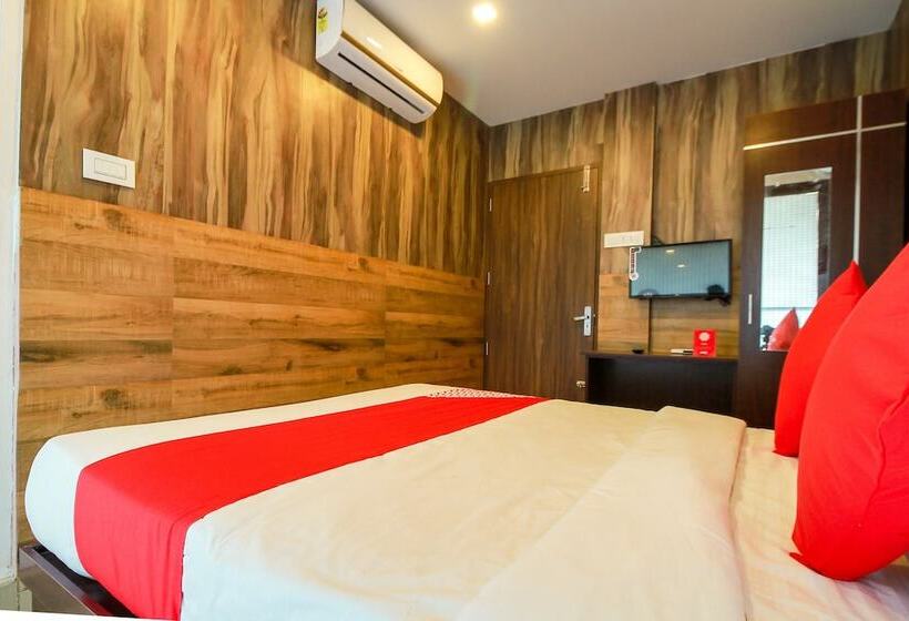 호텔 Oyo 26990 Ivory Grande