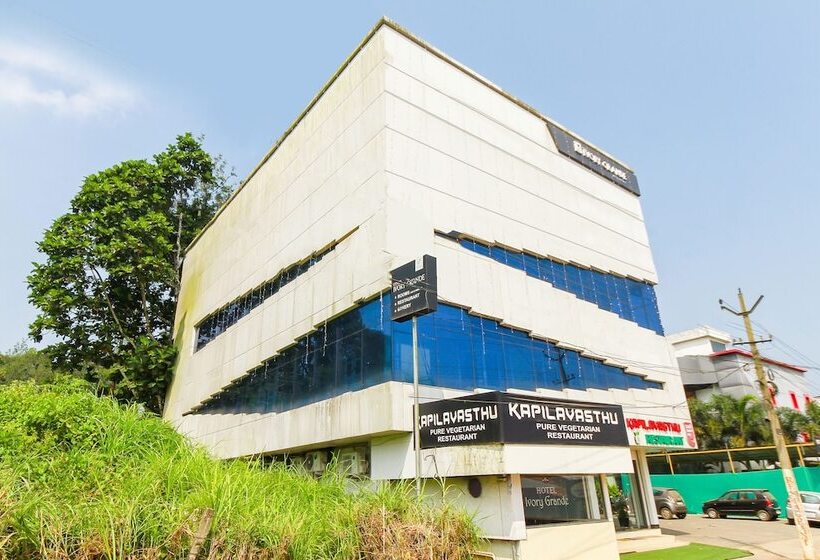 호텔 Oyo 26990 Ivory Grande