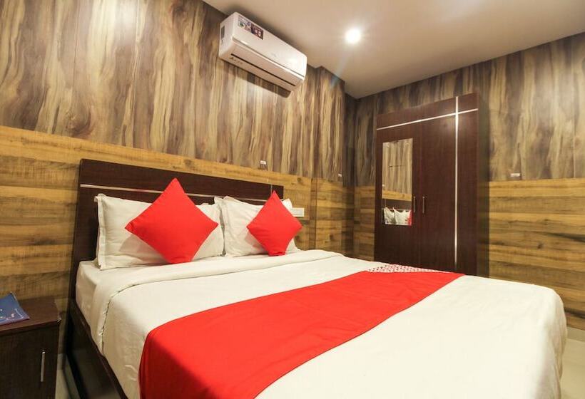 호텔 Oyo 26990 Ivory Grande