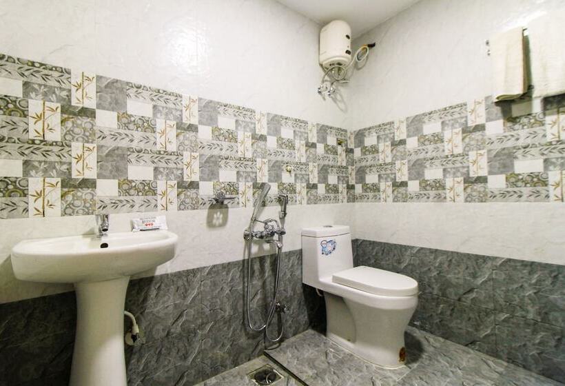 호텔 Oyo 26990 Ivory Grande