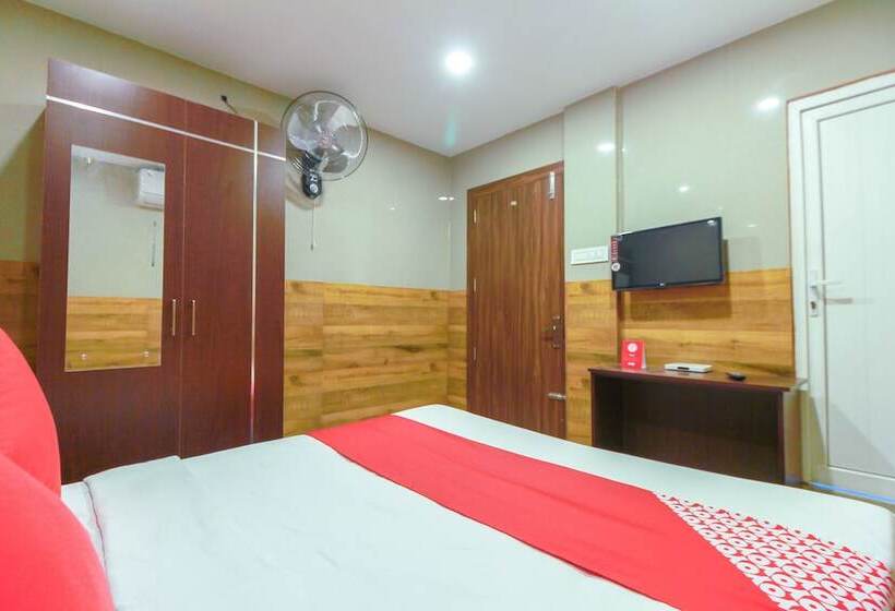 호텔 Oyo 26990 Ivory Grande