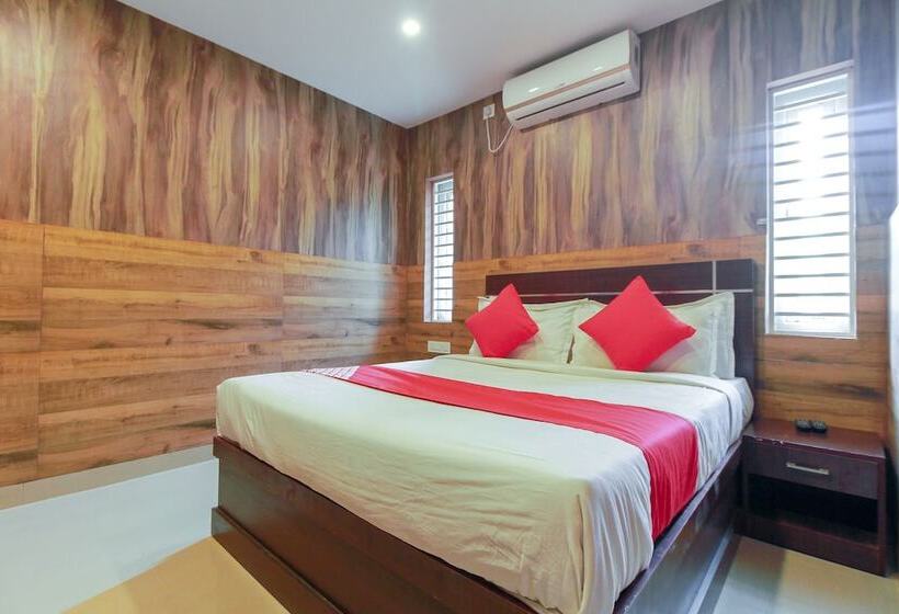 호텔 Oyo 26990 Ivory Grande