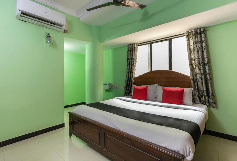 Отель Capital O 28343 Madurai Velnachiyar Guest House