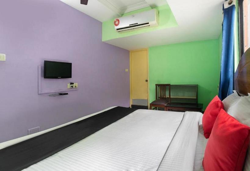 Отель Capital O 28343 Madurai Velnachiyar Guest House