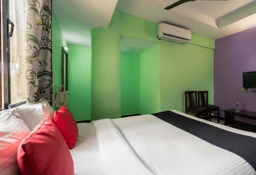 Отель Capital O 28343 Madurai Velnachiyar Guest House