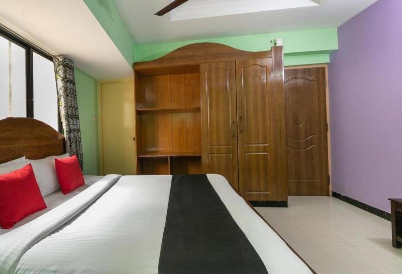 Отель Capital O 28343 Madurai Velnachiyar Guest House