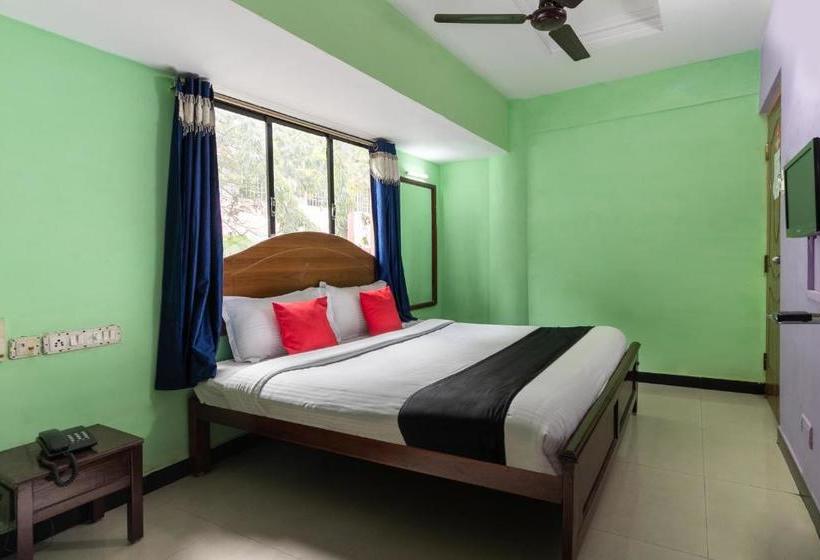 Отель Capital O 28343 Madurai Velnachiyar Guest House