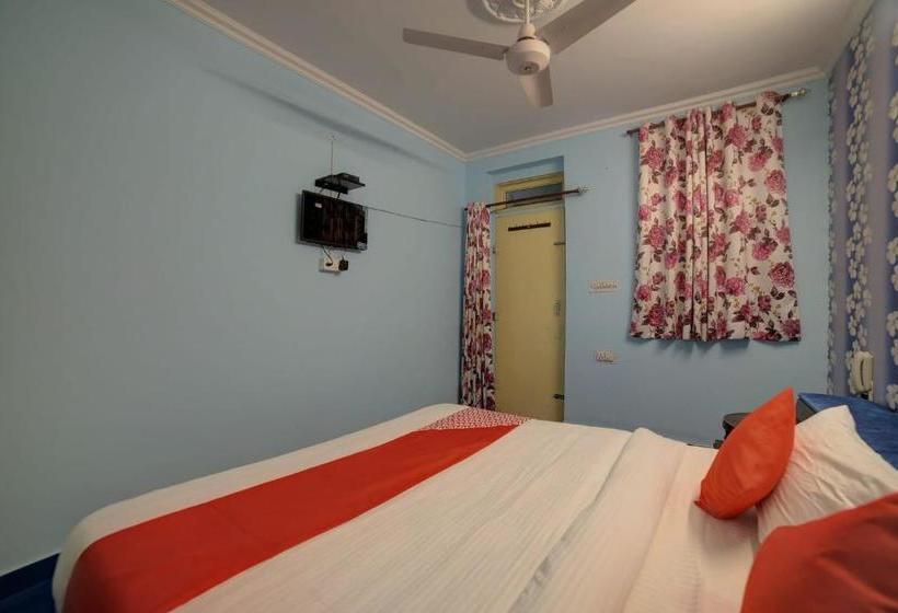 فندق Oyo 28453 Meenu Inn