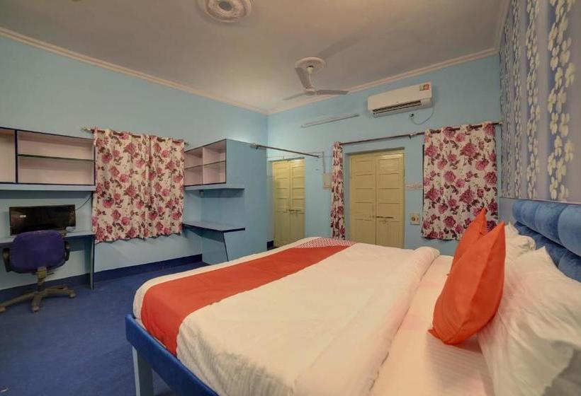 فندق Oyo 28453 Meenu Inn