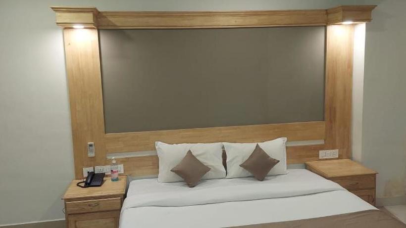 בית מלון כפרי The  Chettungal