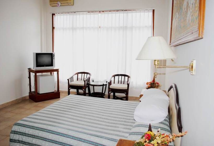 فندق Warna Kedaton  And Meeting