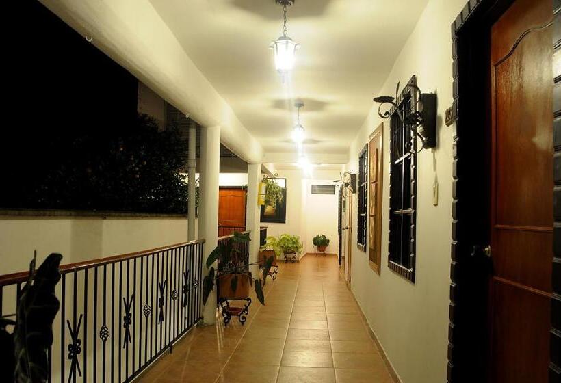 هتل Y Restaurante Colonial Popayan