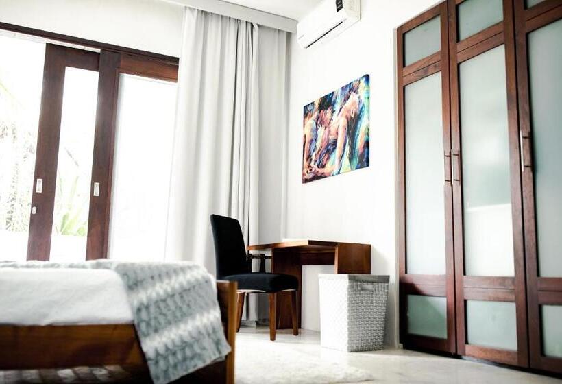 Mak Nuk Village   Clothing Optional