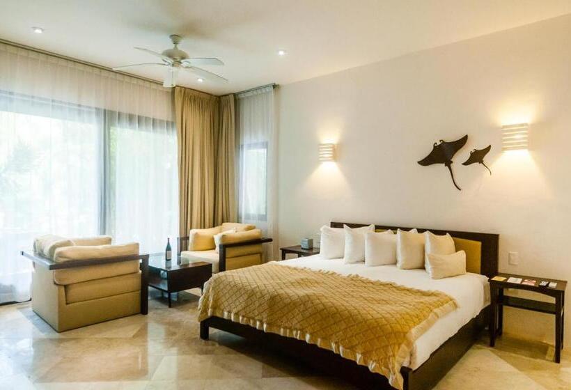 Mak Nuk Village   Clothing Optional