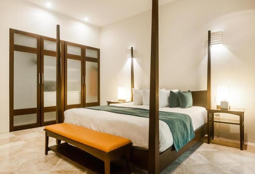 Mak Nuk Village   Clothing Optional