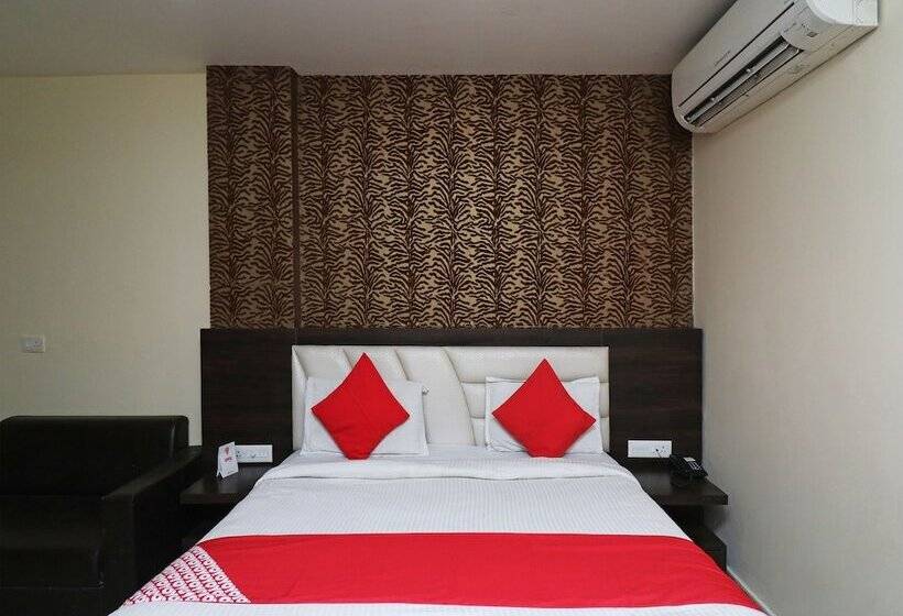 Oyo 23595 Hotel Tajway Inn