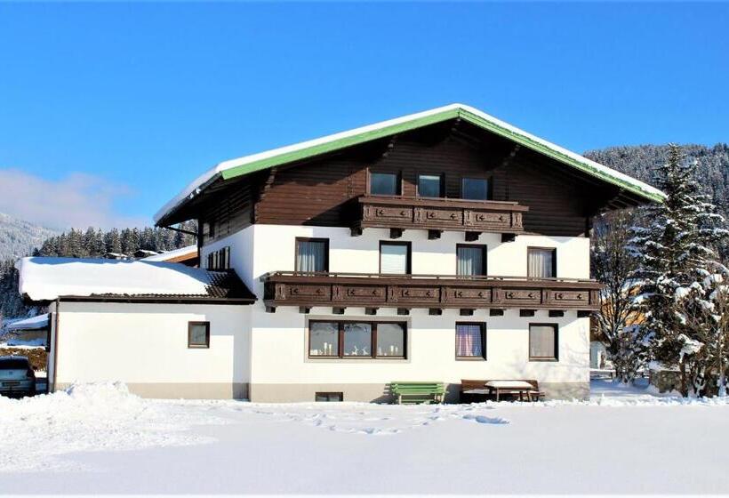 ペンション Alpenzeit